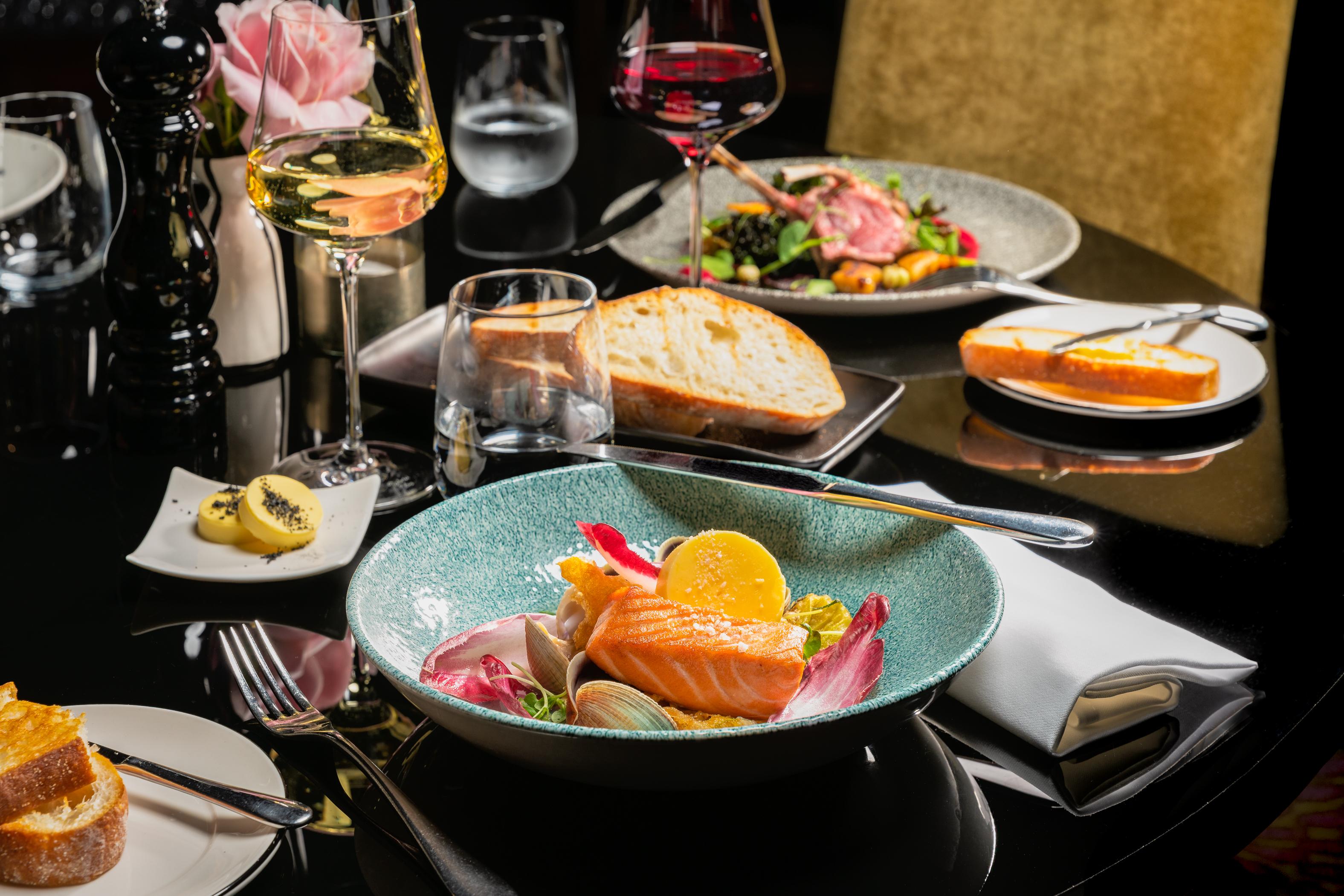 Museum Apartment Hotel, Independent Collection By Evt Wellington Exteriér fotografie A dinner at the restaurant