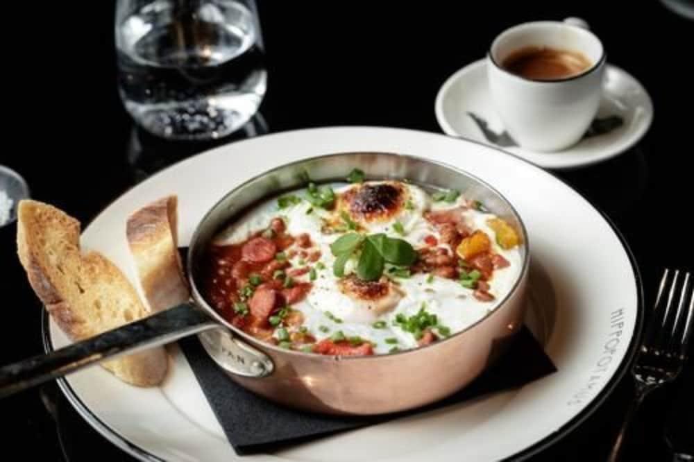 Museum Apartment Hotel, Independent Collection By Evt Wellington Exteriér fotografie A breakfast at the restaurant