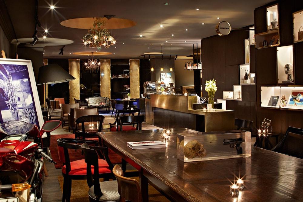Museum Apartment Hotel, Independent Collection By Evt Wellington Exteriér fotografie The interior of the bar