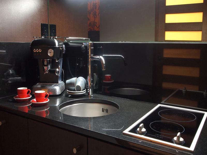 Museum Apartment Hotel, Independent Collection By Evt Wellington Exteriér fotografie A coffee machine in a kitchen